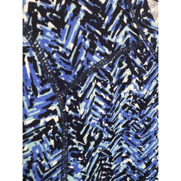 T by Talbots Chevron Print UPF 50 Casual Top Size Medium Long Sleeve Black Blue - Picture 5 of 9